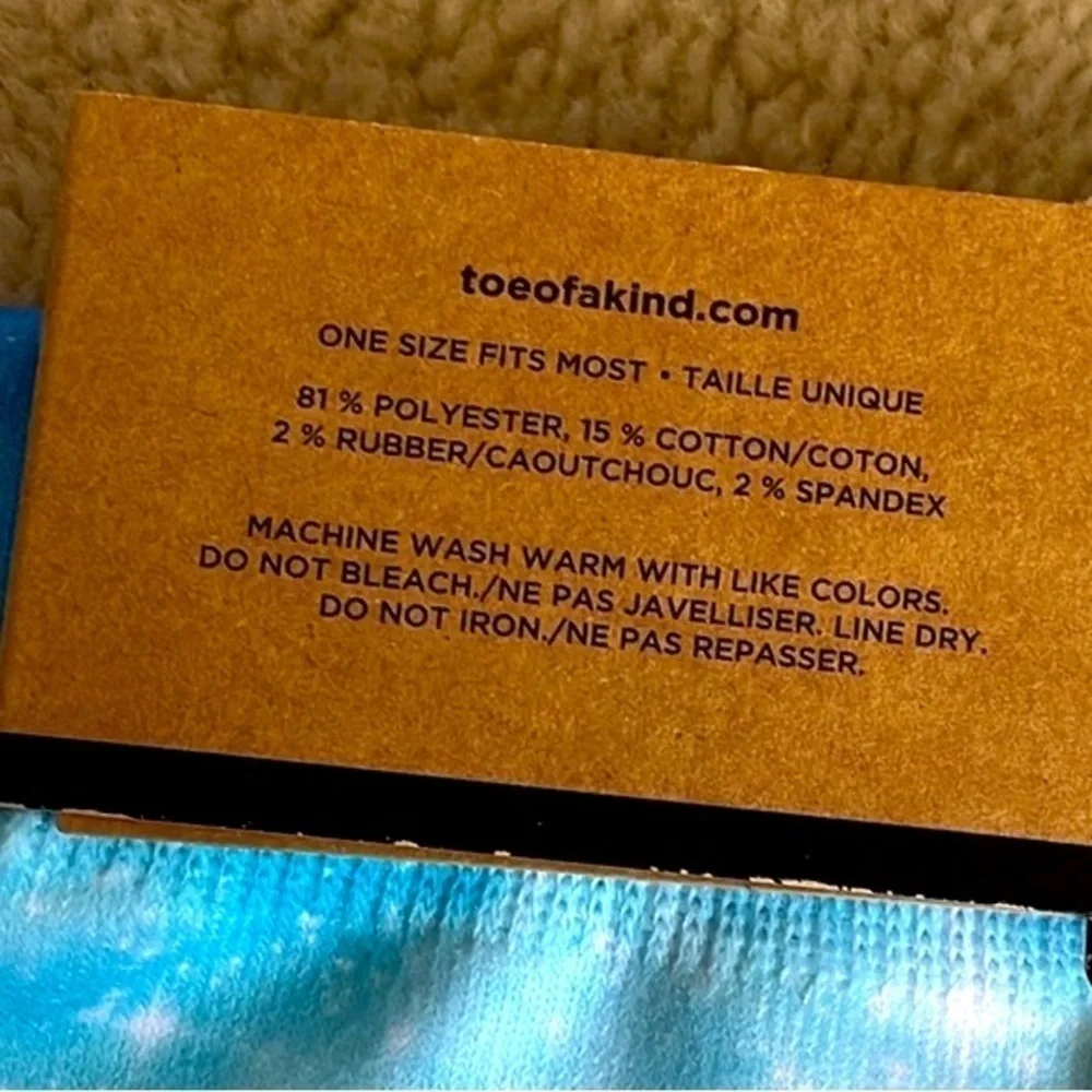 Brand New Hallmark Toe of A Kind Colorful Rainbow Unicorn Kitten Crew Socks